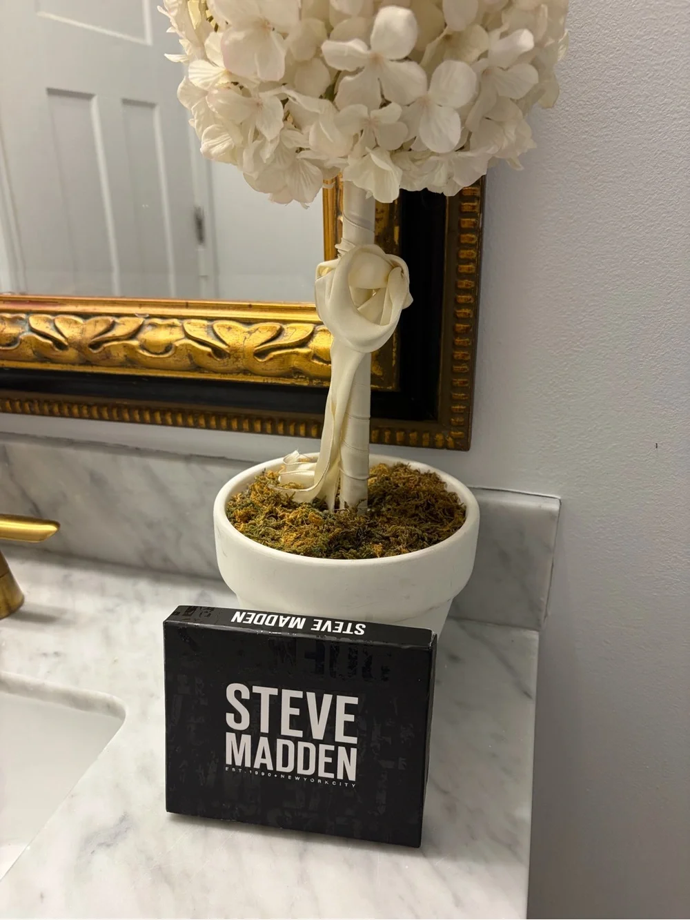 Steve Madden Black Boxed Men's Wallet - Bold Logo Packaging
